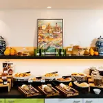 Ibis Styles Paris La Défense Hotel 3*