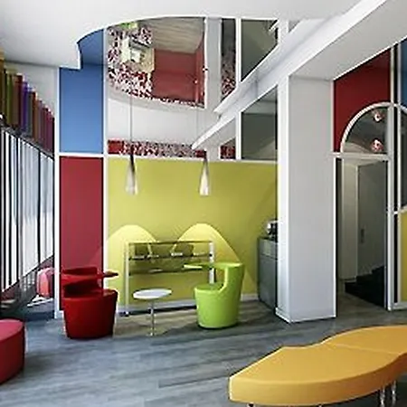 Ibis Styles Paris La Defense 3*