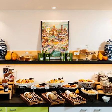 Hotel Ibis Styles Paris La Défense 3*