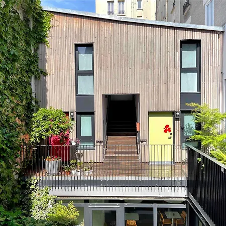 Hotel Ibis Styles Paris La Défense 3*