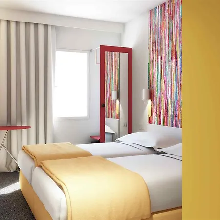 Ibis Styles Paris La Defense 3*