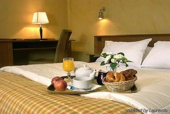 Hotel Ibis Styles Paris La Défense 3*